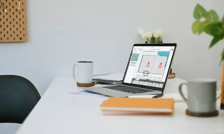 Monatskalender Vorlage am Laptop im eigenen Design selbst gestalten