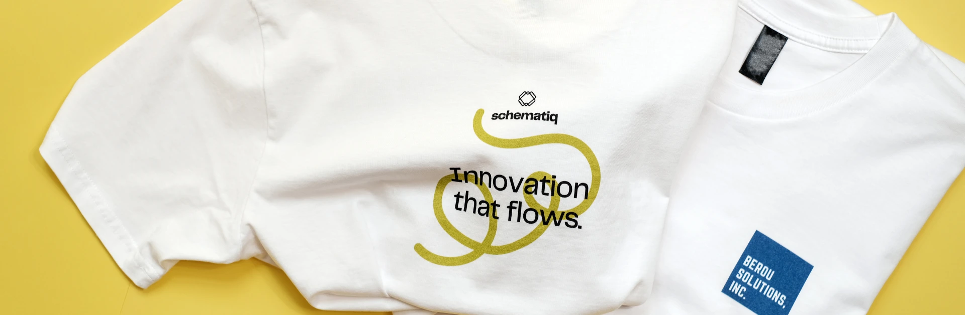 T-Shirts bedrucken: Weiße unisex Shirts aus Baumwolle personalisiert und bedruckt