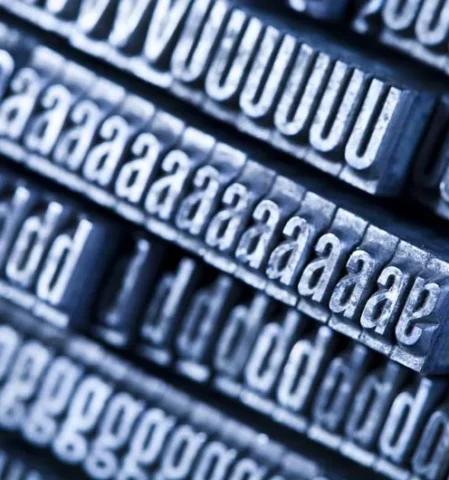 Typografie: Buchstaben für den Druck von typografischer Schrift, oder Fonts